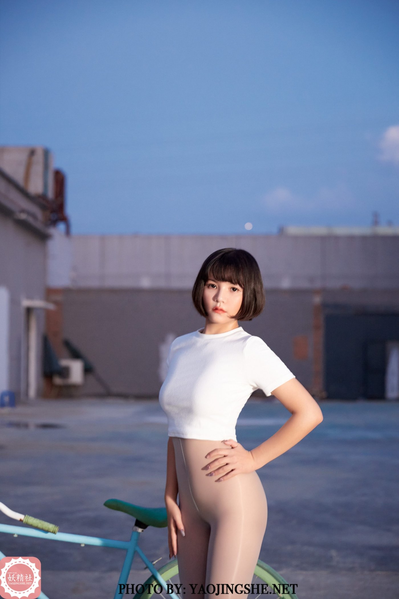 唐飞飞《回家路上》T2043