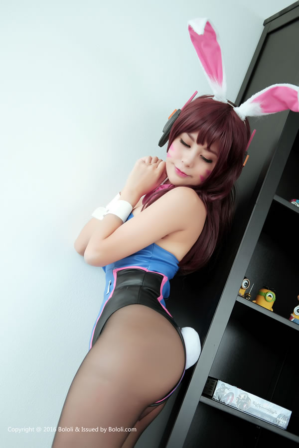 波萝社VOL.116夏美酱兔女郎黑丝DVAcos爆乳美臀诱人