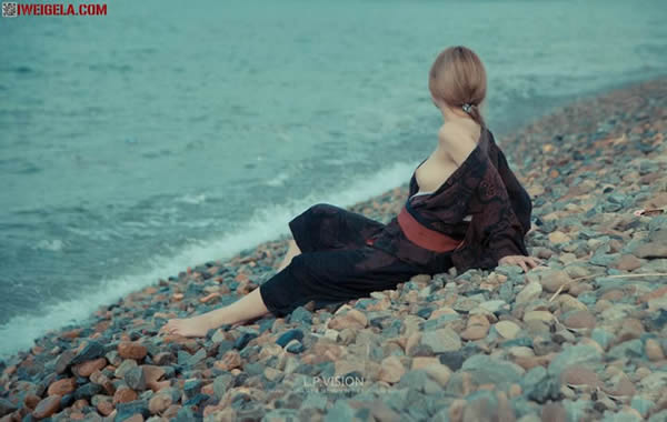 极品美女阿朱私拍无圣光露出人体套图3