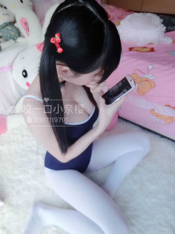 极品萝莉网红咬一口小奈樱白丝无圣光套图