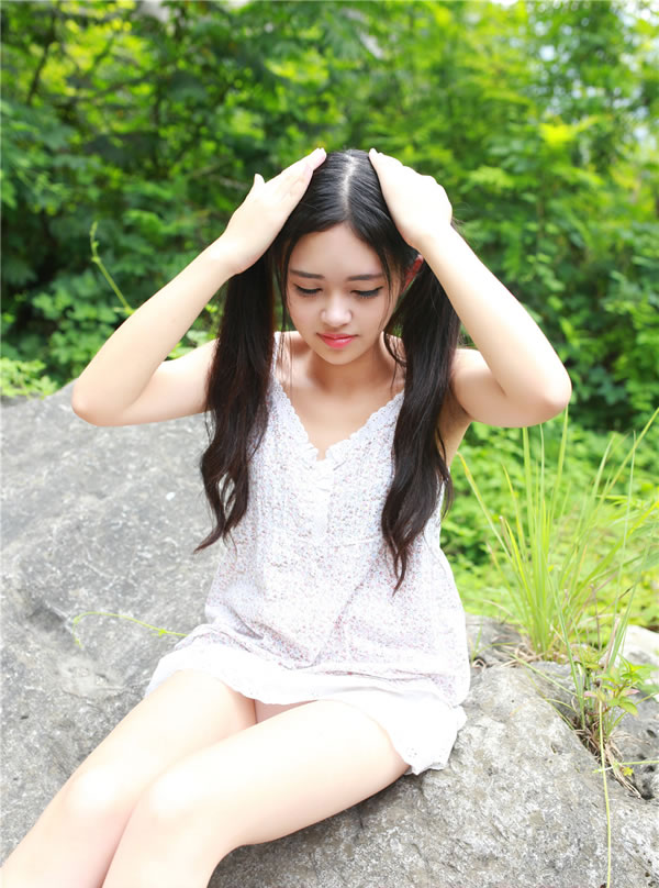 潘多拉NO.344期清新小美女戏水写真