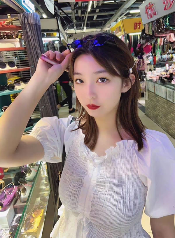 人气模特@辉夜姬尺度私拍视图合集