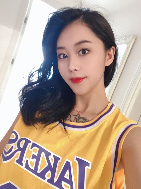 网红小范冰冰张贺玉私拍尺度图集7