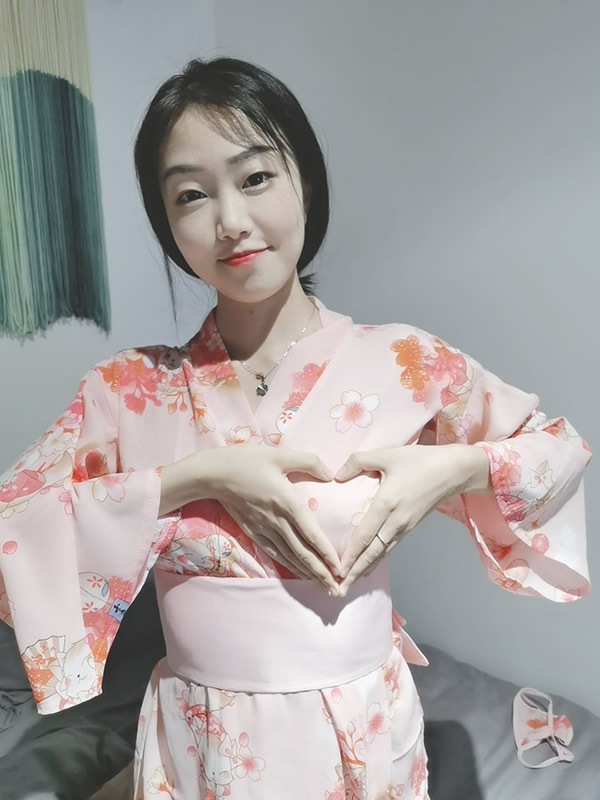 美美哒的小学妹李子玥自拍尺度图包