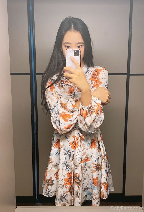 高颜值表情包少女@lichang 尺度合集3