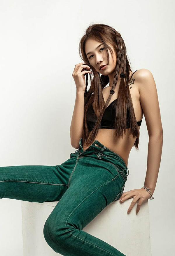 摄影师初印象出品众嫩模唯美人体合集