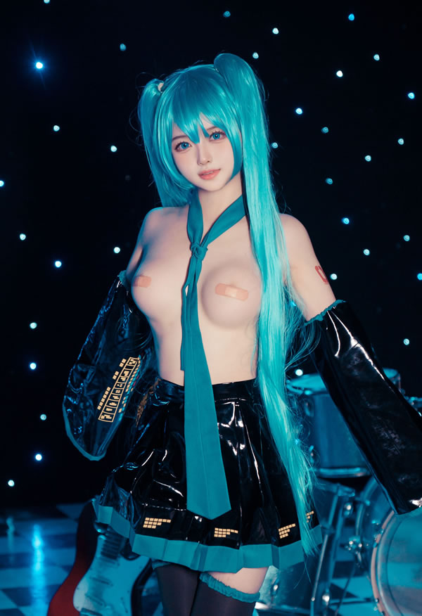 福利姬白莉爱吃巧克力miku唯美图集