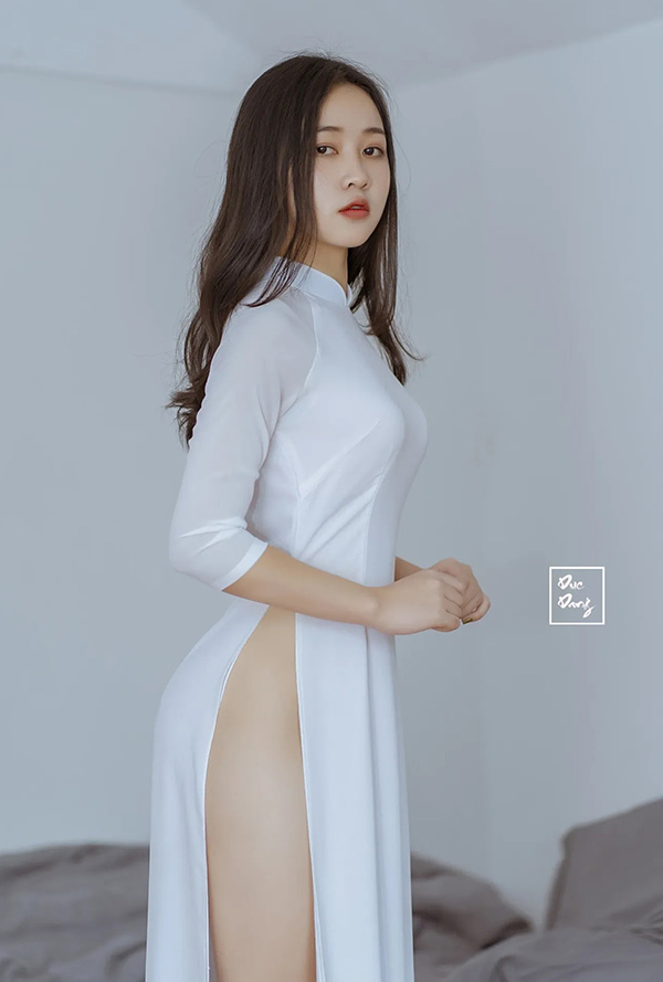 白色奥黛女孩真空唯美写真气质温婉动人