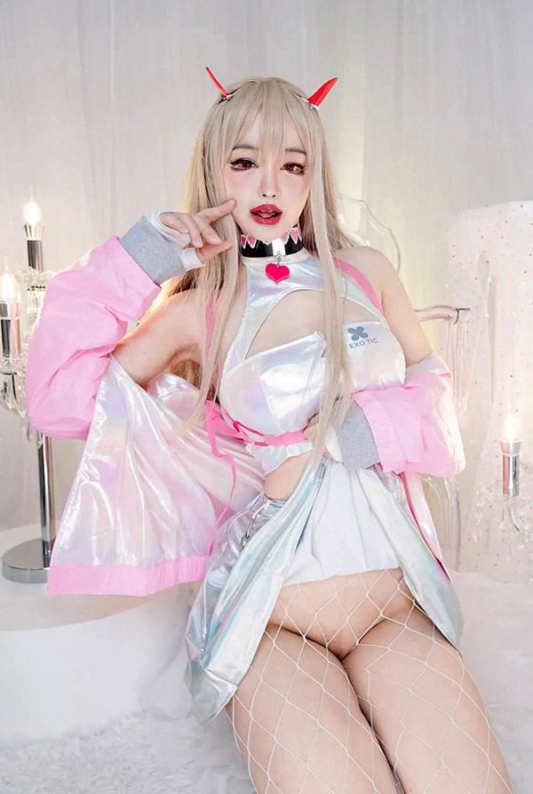 推特美女@rikachancos2私拍COS尺度合集3