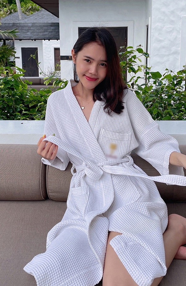 白虎网红@kkimkkimmy 2024私拍性感小翘臀6