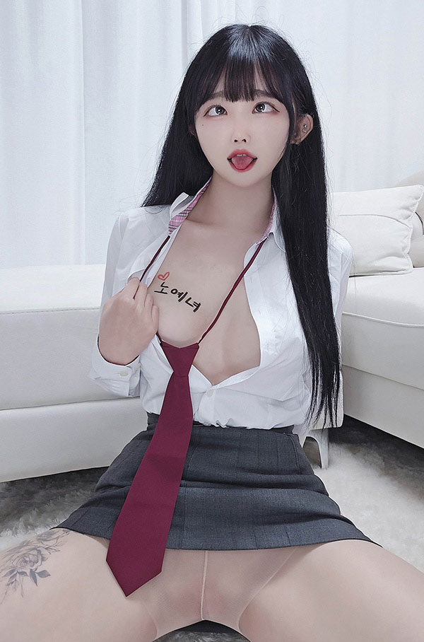 极品嫩妹Aram私拍尺度福利视图3