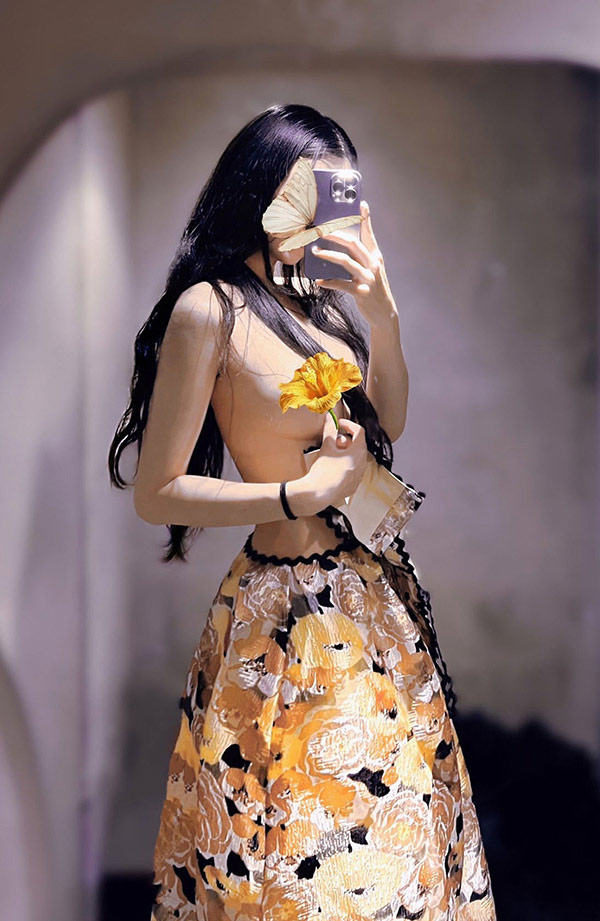 推特美女水冰月TATA私拍尺度人体集