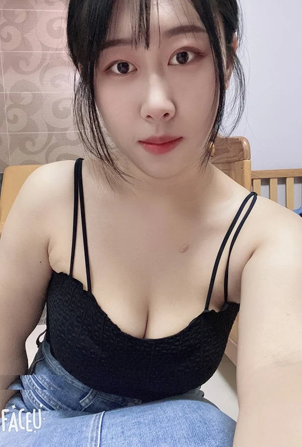 绿帽网红@吊大的一批 尺度私拍视图合集5