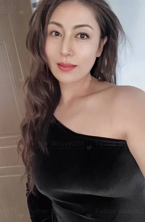 熟女徐娘不老女神居家私拍尺度视图