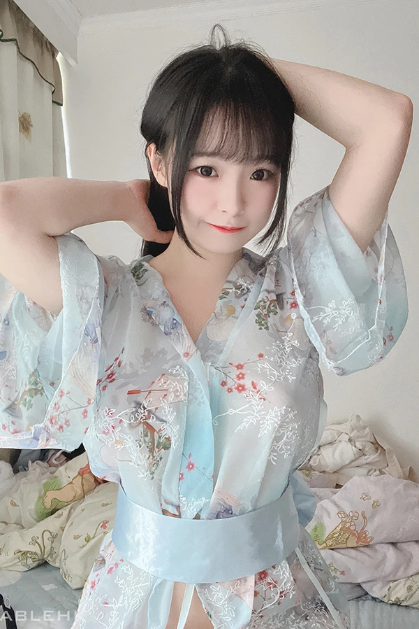 高颜值甜妹@晴儿littlesshine 清新睡衣