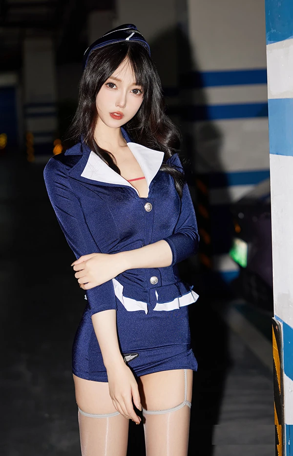 秀人女神玥儿玥蓝色制服红色内衣私购流出