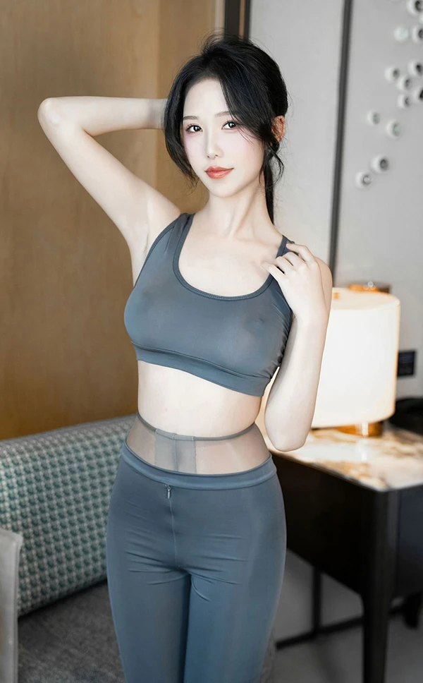 秀人女神利世瑜伽黑丝激凸玉体诱惑