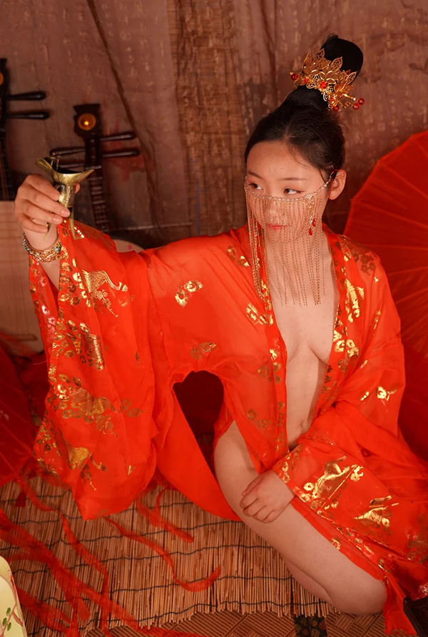 复古小美女草莓红装反弹琵琶无圣光艳丽图