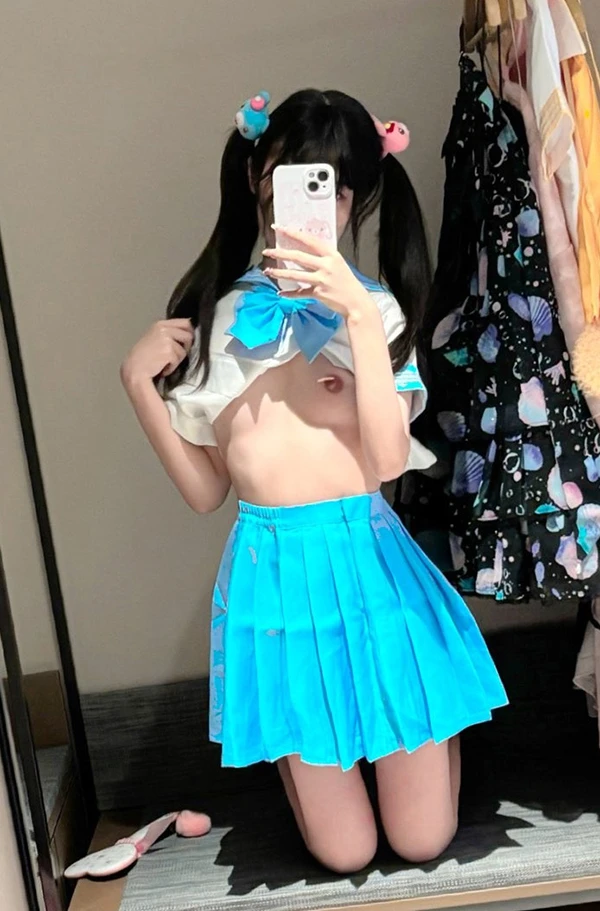 推特美女小月喵@qqcattt1私拍粉嫩尺度图集2