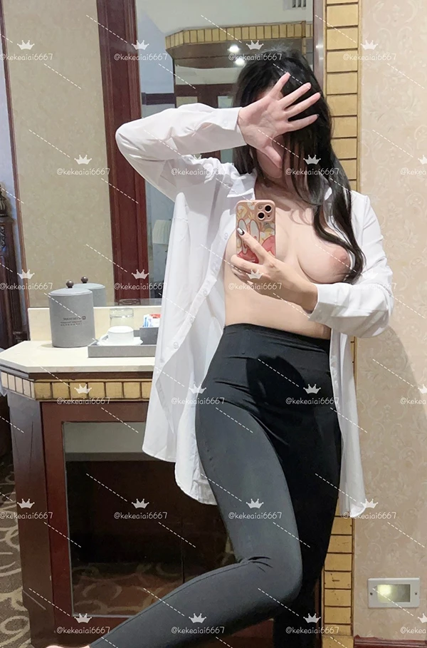 推特美女@一只湘湘子肥鲍美乳尺度图集